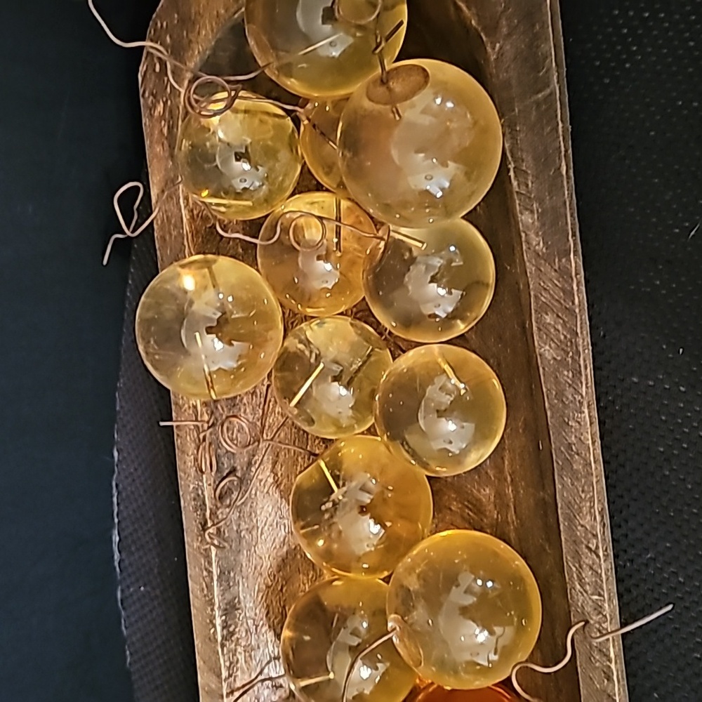 Lucite Grapes - Picture 3 of 6